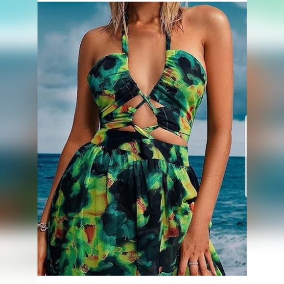 Bella Barnett Printed Halter Neck Maxi Dress Summer HawaiianTropical Print Dress - Picture 2 of 12